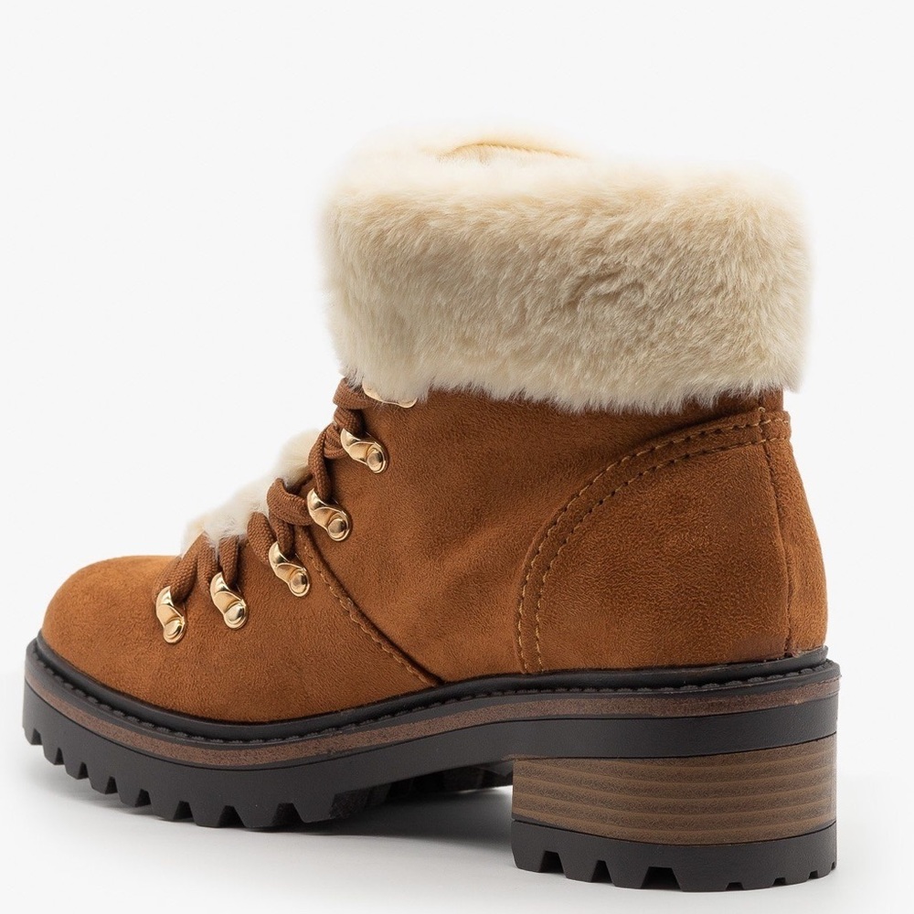 7 Bamboo Edison Faux Fur Hiking Lug Sole Heel Boot - Picture 6 of 9